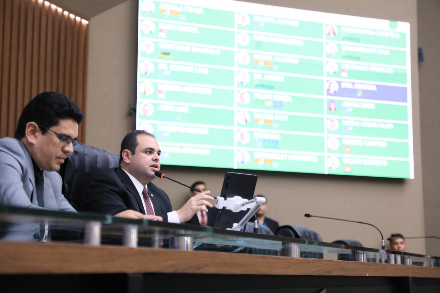 Deputados elegem Roberto Cidade como presidente da Assembleia Legislativa do Amazonas para o segundo bienio da 20a Legislatura Foto Hudson Fonseca Aleam vQmzY2