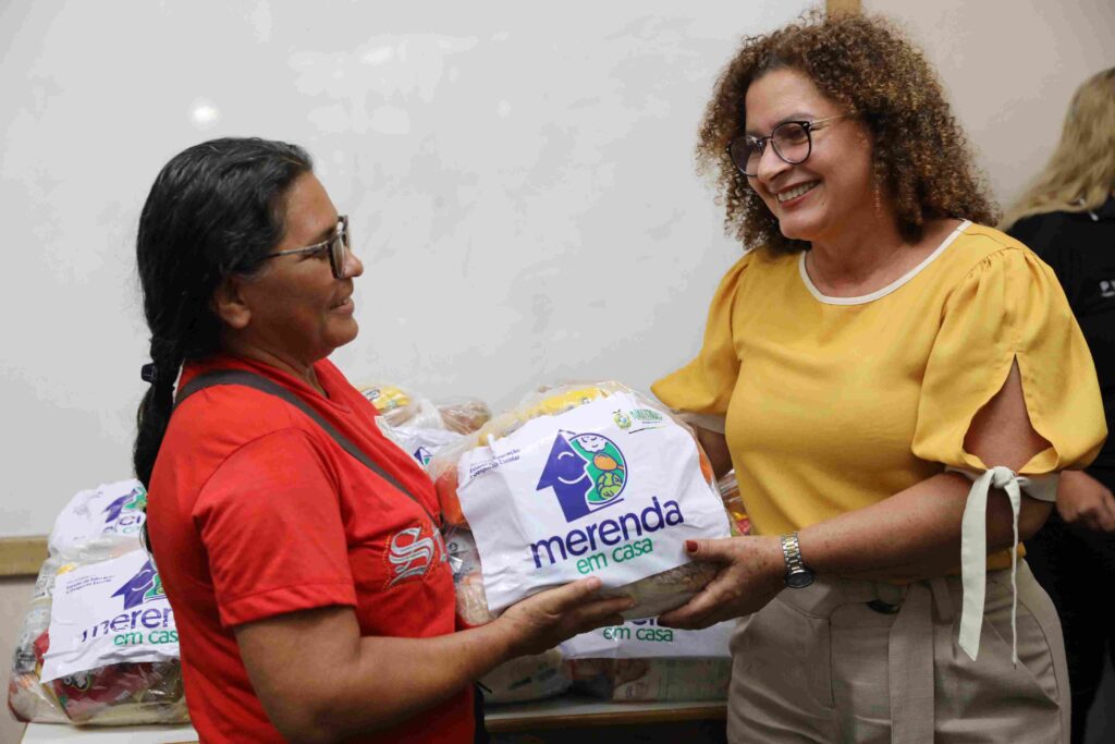 Educacao Merenda em Casa Secretaria Edilene Foto Euzivaldo Queiroz 1 1024x683 1