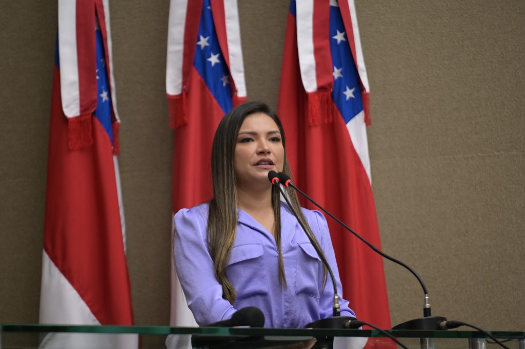 No Dia Nacional de Luta Contra a Violencia a Mulher deputada Joana Darc destaca suas proposituras as mulheres no Amazonas 1024x682 XAEUmg