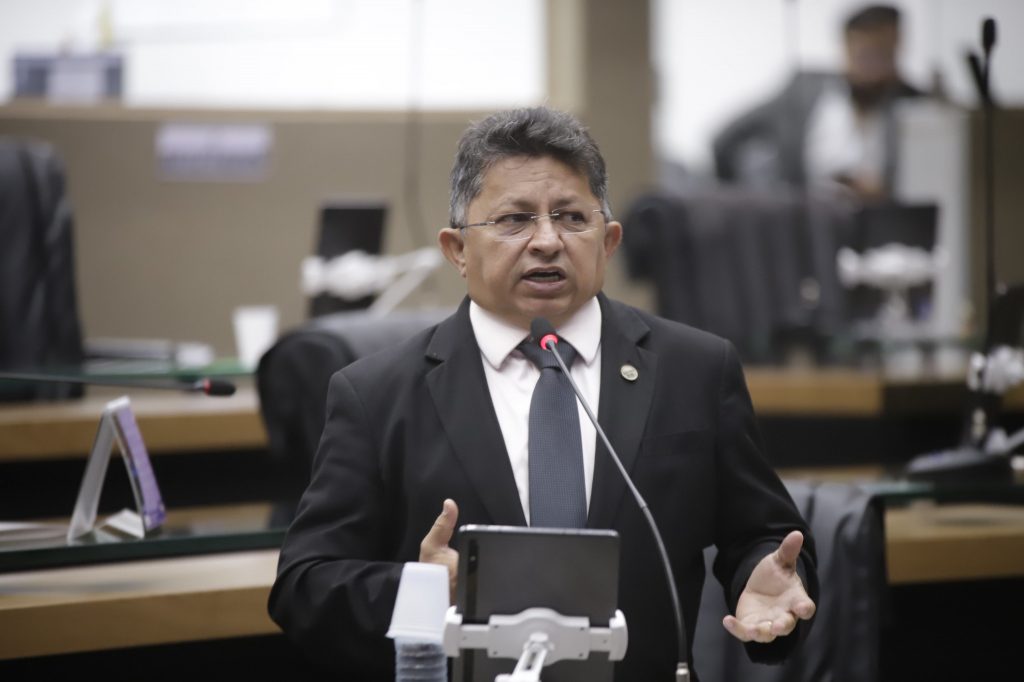 Sinesio Campos defende retomada do asfaltamento da BR 319 em debate na Assembleia Legislativa Foto Danilo Mello 1024x682 ziNL67