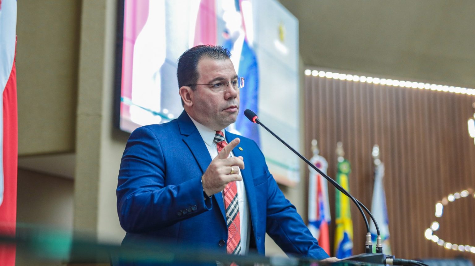 Wilker Barreto alerta para aumento abusivo das taxas de condominio em Manaus Foto Daniel Santos RyNI8P