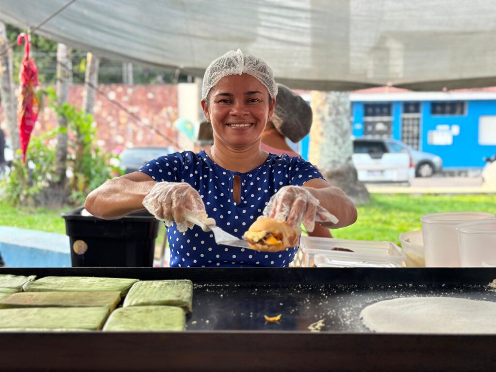 ADS Ta Safra Ingrediente indispensavel no X Caboquinho o tucuma esta em alta nas feiras da ADS neste fim de semana Josineide Cardoso Foto Divulgacao ADS 2 1024x768 1