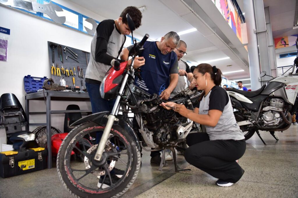 CETAM CURSO TECNICO EM MECANICA DE MOTOS BECA FOTO CLEUDILON PASSARINHO 1024x683 1