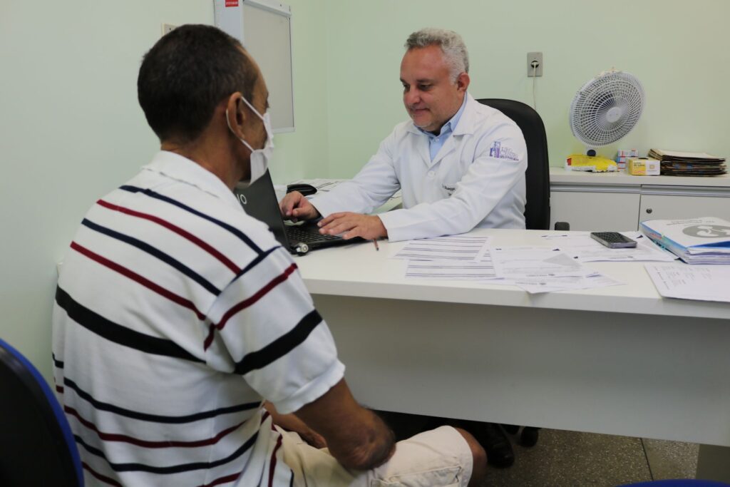 FCecon Urologista Giuseppe Figliuolo FOTO LUIS MANSUETO 1 1024x683 1