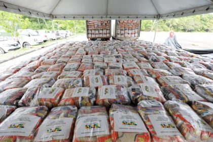 Governo do Amazonas entrega alimentos a pescadores 1 Foto Arthur Castro Secom 1024x682 1