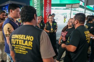 Nucleo de Protecao a Crianca e ao Adolescente da Aleam participa de fiscalizacao em semaforos de Manaus Foto Daniel Nogueira 1024x683 sO57fC