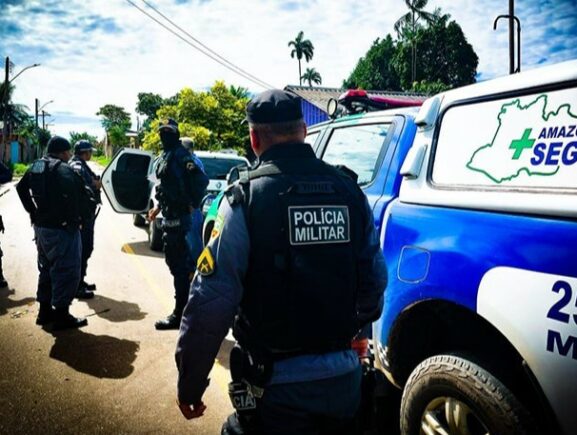 PMAM PRENDE QUATRO HOMENS VIOLENCIA DOMESTICA FOTO DIVULGACAO PMAM 1 577x435 I4VCmG