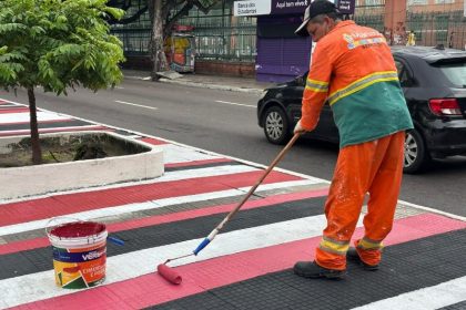 Prefeitura realiza servicos de manutencao na area central de Manaus