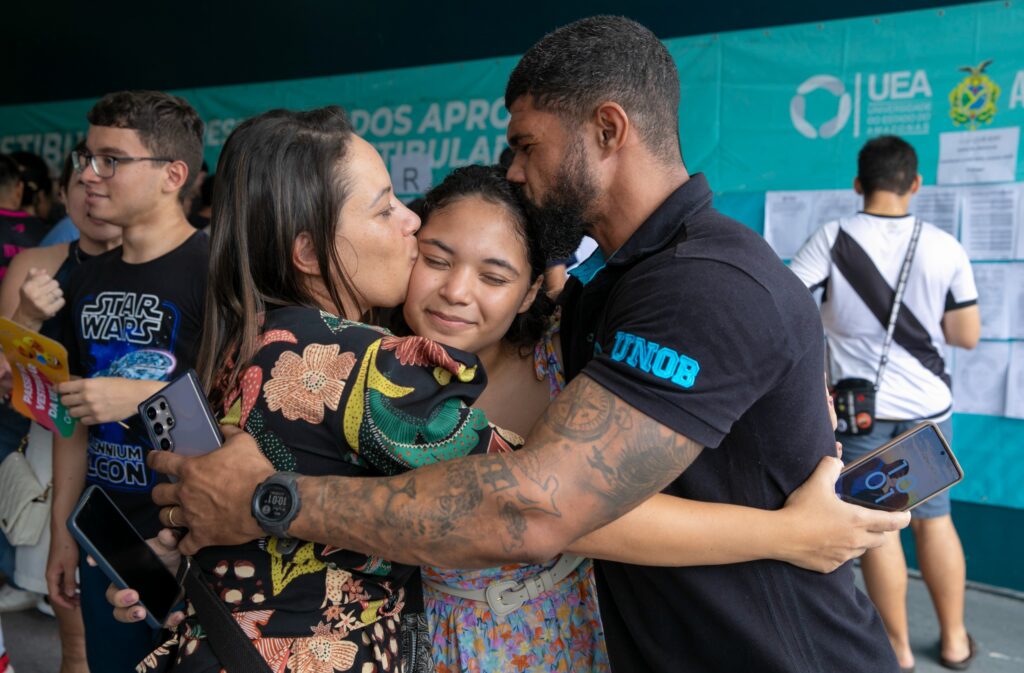 Aprovados no Vestibular e SIS da UEA celebram conquista na festa de divulgacao dos resultados 1 1024x673 1