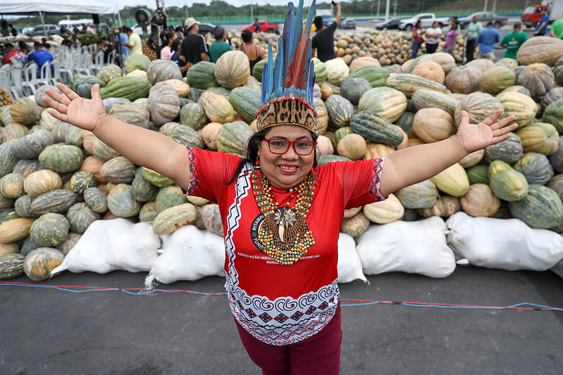 Mais de 24 mil pessoas sao beneficiadas com alimentos da agricultura familiar entregues pelo Governo do Amazonas Ione Kokama Foto Alex Pazuello Secom 4