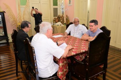 Prefeito David Almeida realiza visita as liderancas da Igreja Catolica e destaca dialogo com a comunidade 4