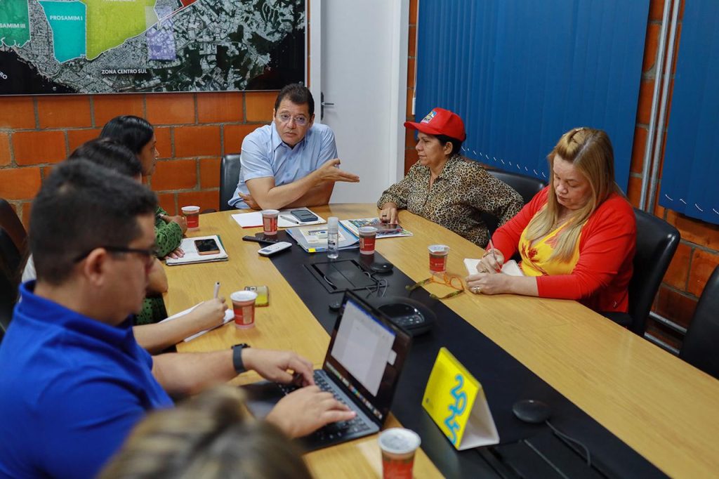 SEC MARCELLUS CAMPELO E REPRESENTANTES DO INSTITUTO MAKUITA 2 1024x682 1