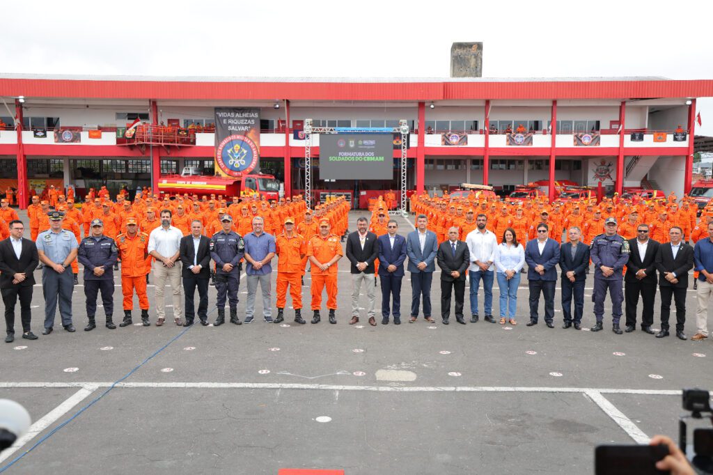 Wilson Lima realiza formatura de 200 novos soldados do Corpo de Bombeiros que vao reforcar servico operacional no Amazonas Foto Diego Peres Secom 2 1024x682 1