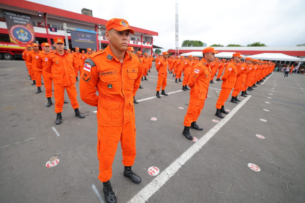 Wilson Lima realiza formatura de 200 novos soldados do Corpo de Bombeiros que vao reforcar servico operacional no Amazonas Foto Diego Peres Secom 4 1024x682 1