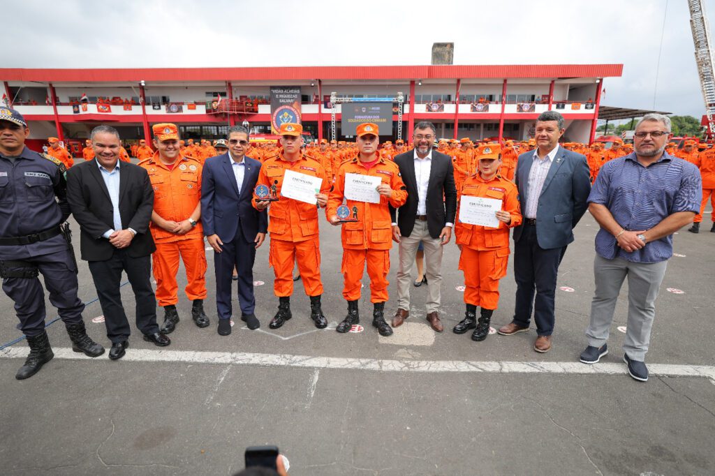 Wilson Lima realiza formatura de 200 novos soldados do Corpo de Bombeiros que vao reforcar servico operacional no Amazonas Foto Diego Peres Secom 5 1024x682 1