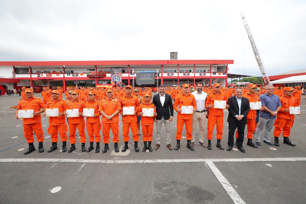 Wilson Lima realiza formatura de 200 novos soldados do Corpo de Bombeiros que vao reforcar servico operacional no Amazonas Foto Diego Peres Secom 7 1024x682 1