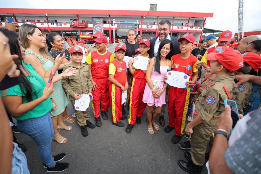 Wilson Lima realiza formatura de 200 novos soldados do Corpo de Bombeiros que vao reforcar servico operacional no Amazonas Foto Diego Peres Secom 9 1024x682 1