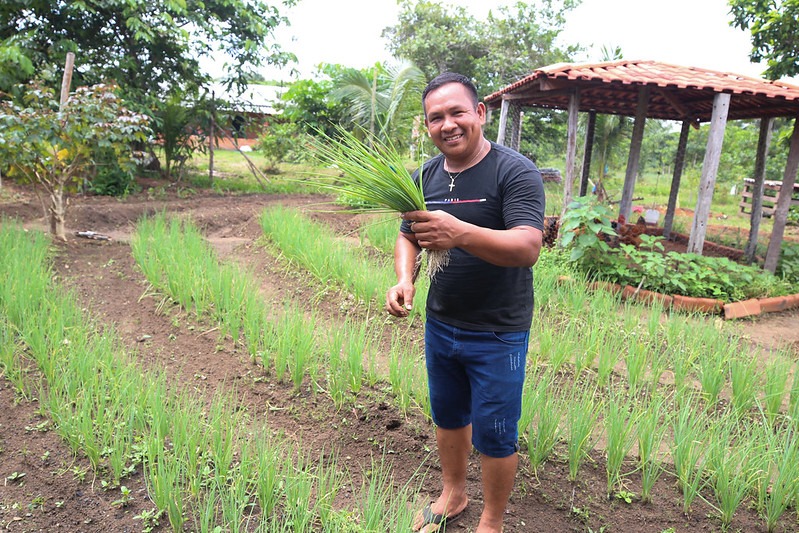 Em Iranduba Governo do Amazonas facilita escoamento da producao rural com a entrega de novos ramais 2 Agricultor Carlos Augusto foto Arthur Castro Secom