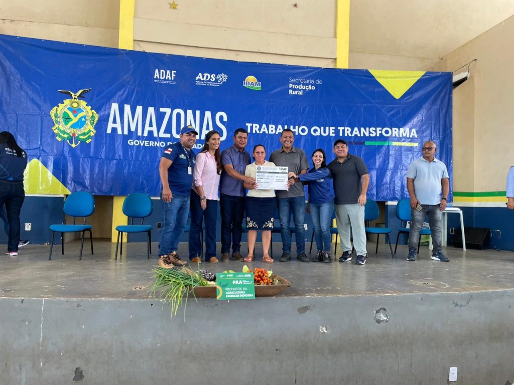 Em Manaquiri, produtores rurais são beneficiados com ação de fomento ao setor primário Informe Manaus Idam Entrega CPP Foto Carlos Soares Idam 1024x768 1