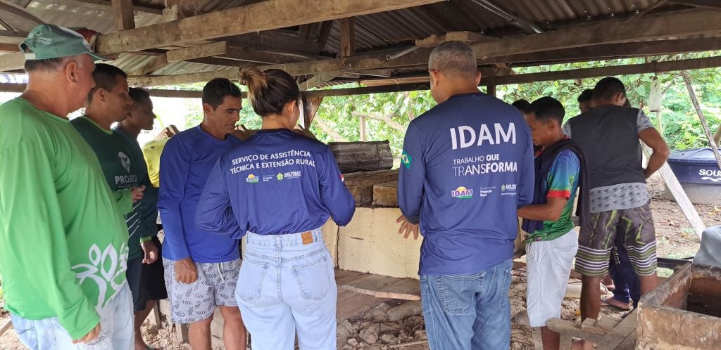 Idam Seringueiros de Labrea comercializam com empresa internacional Vert Fotos Divulgacao 2 1024x498 1