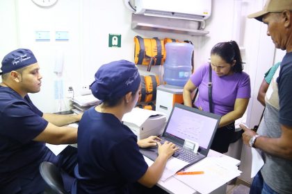 SES AM Atendimento Barco Hospital Foto Evandro Seixas