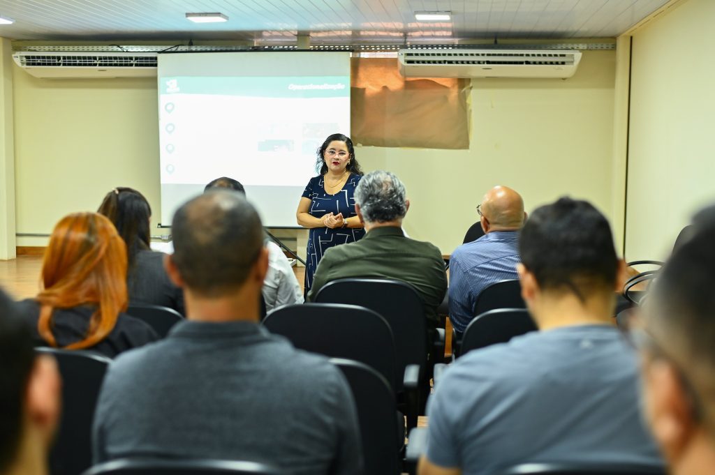 Coordenadora do CEMAAP durante apresentacao Foto 1 Moises Henrique 19 02 2025 1024x681 1