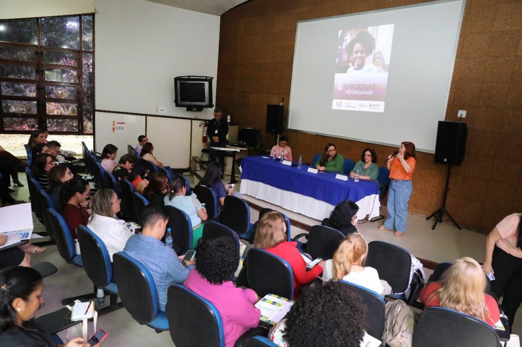 Educacao formacao com professores foto Euzivaldo Queiroz 1024x682 1