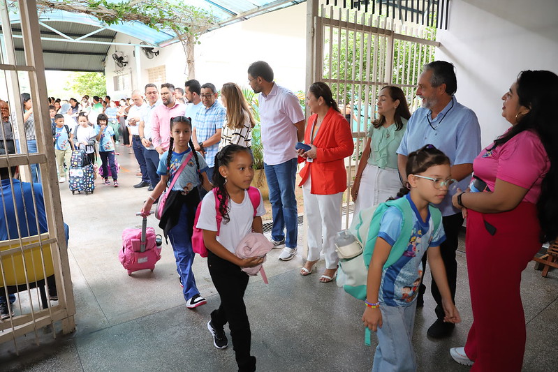 Estudantes da rede municipal de ensino voltam as aulas nesta quarta feira