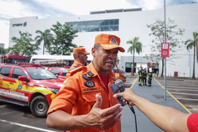 Corpo de Bombeiros faz simulado de emergência com atendimento a vítimas em shopping da zona oeste de Manaus Informe Manaus Foto Arthur Castro 8 coronel Alexandre Freitas