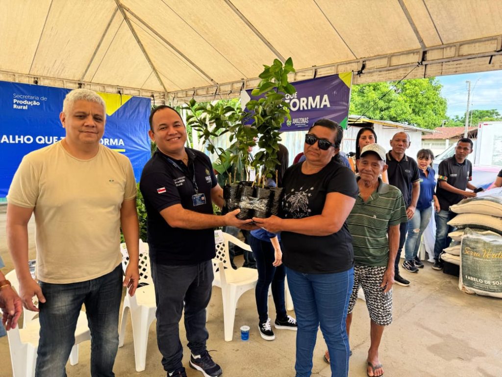 Foto Marfran Vieira Sepror Entrega de insumos em Novo Airao 3 1024x768 1