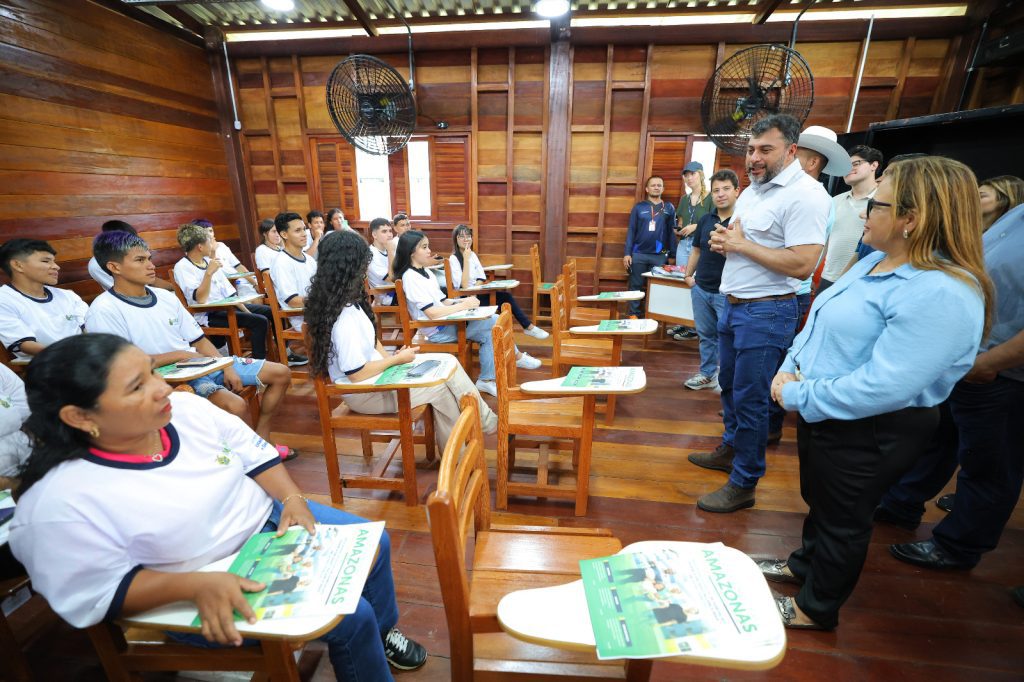 Na Escola da Floresta governador Wilson Lima abre ano letivo para mais de 190 mil alunos do interior Diego Peres 2 1024x682 1