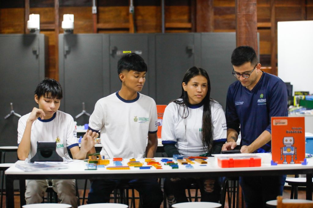 Na Escola da Floresta governador Wilson Lima abre ano letivo para mais de 190 mil alunos do interior Mauro Neto 5 1024x682 1