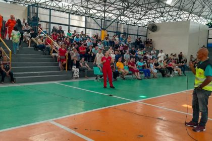 Prefeitura de Manaus promove acao educativa para pais de alunos no Colegio Militar do Corpo de Bombeiros