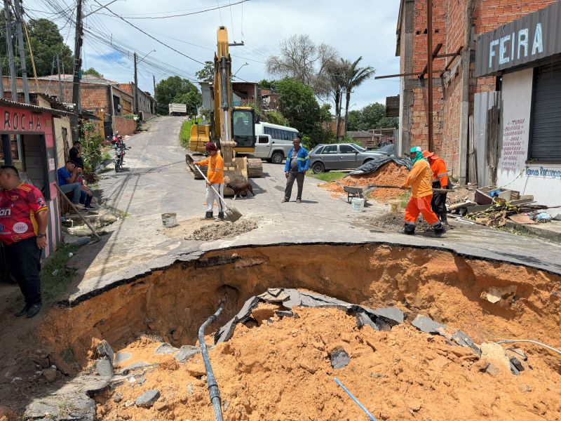 Prefeitura de Manaus trabalha na recuperacao de rede de drenagem profunda no bairro Grande Vitoria 2