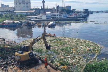 Prefeitura intensifica limpeza na orla do rio Negro e reforca conscientizacao sobre descarte irregular 3