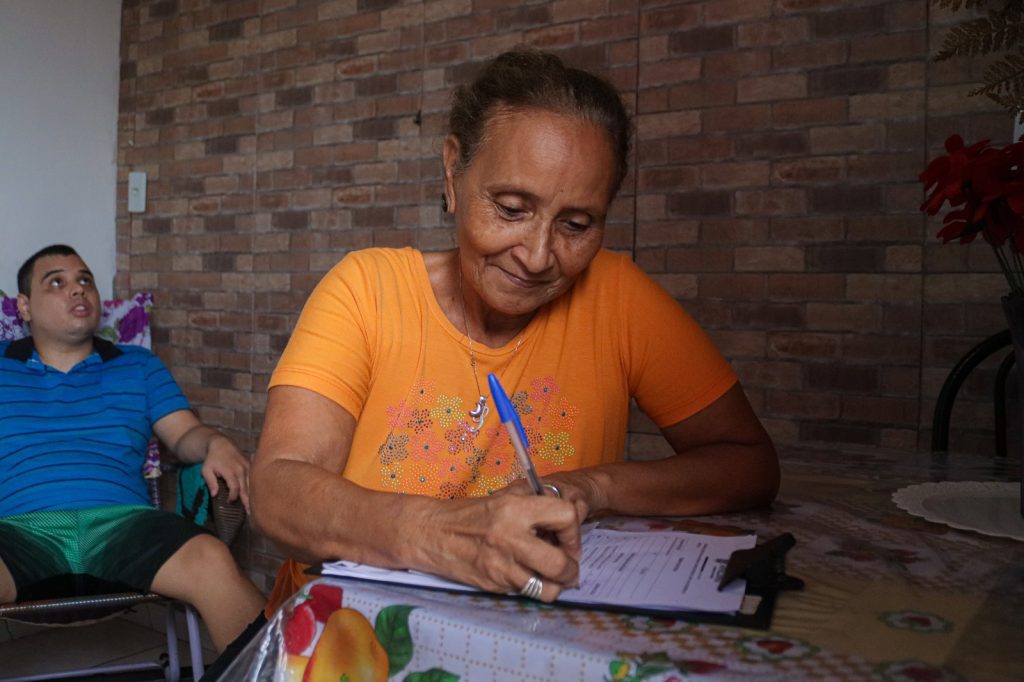 Sejusc Secretaria esta entregando carteirinhas de pcd em domicilio Fotos Ygson Franca 1024x682 1