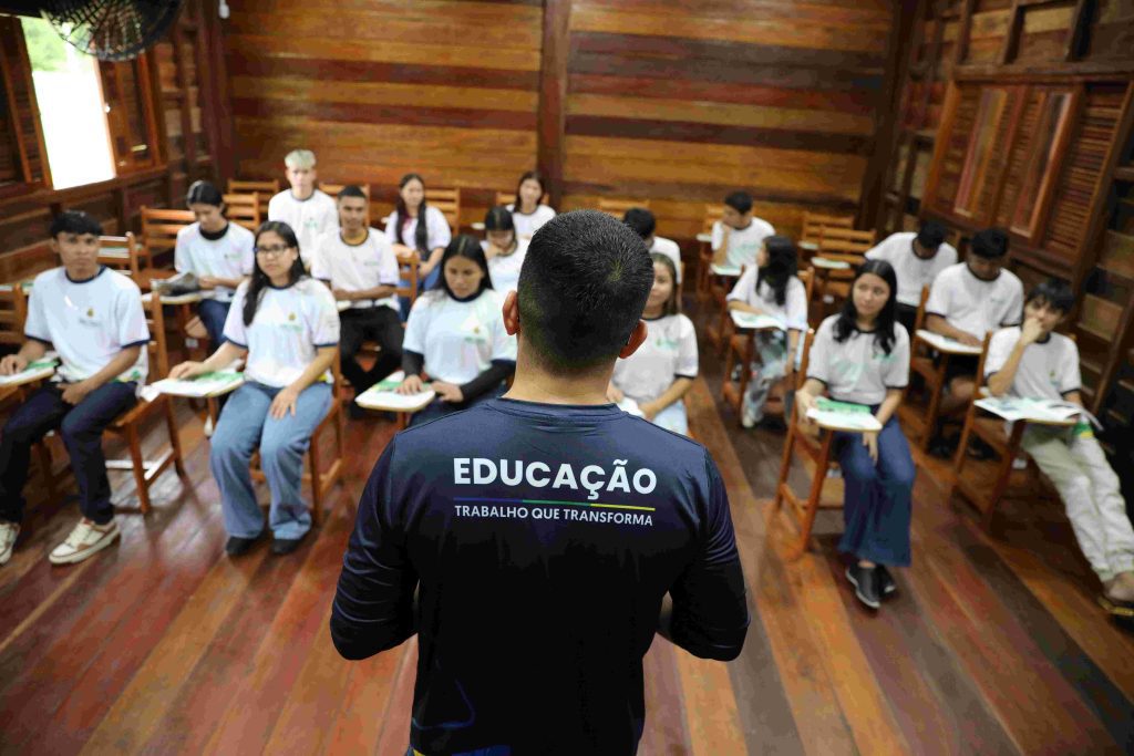 educacao sala de aula escola da floresta Euzivaldo Queiroz Seduc 88 1024x683 1