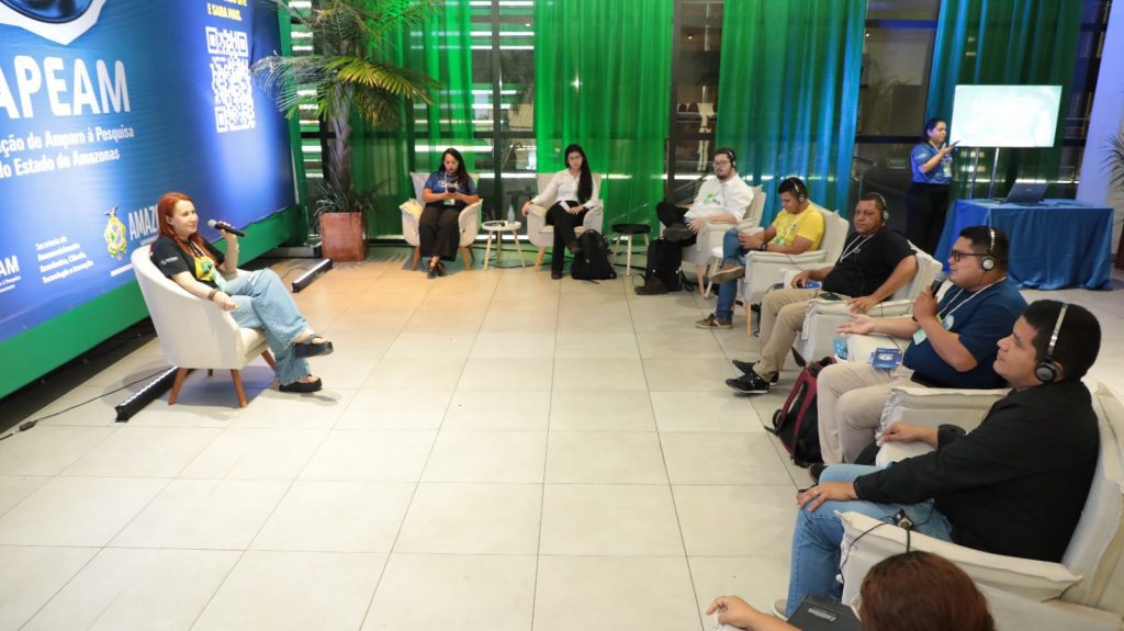 Fapeam apresenta projetos na area de biotecnologia e novos materiais em conferencia no Vasco Vasques Ayrton Lopes Fapeam 2 1024x575 1