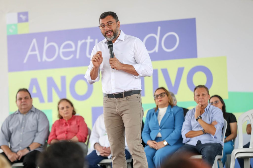 Governador Wilson Lima anuncia pagamento de progressoes a mais de 2 mil professores e pedagogos da rede estadual 1 foto Alex Pazuello Secom 1 1024x682 1