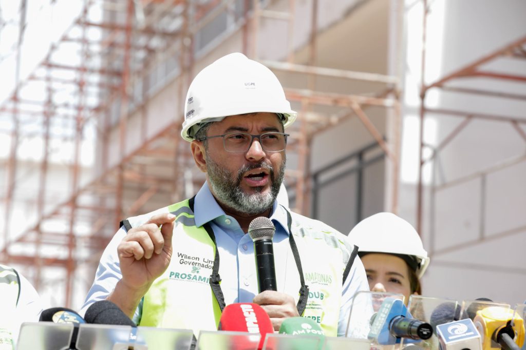 Governador Wilson Lima realiza nova vistoria no Residencial Maues com 84 das obras concluidas pelo Prosamin 1 foto Alex Pazuello Secom 1024x682 1