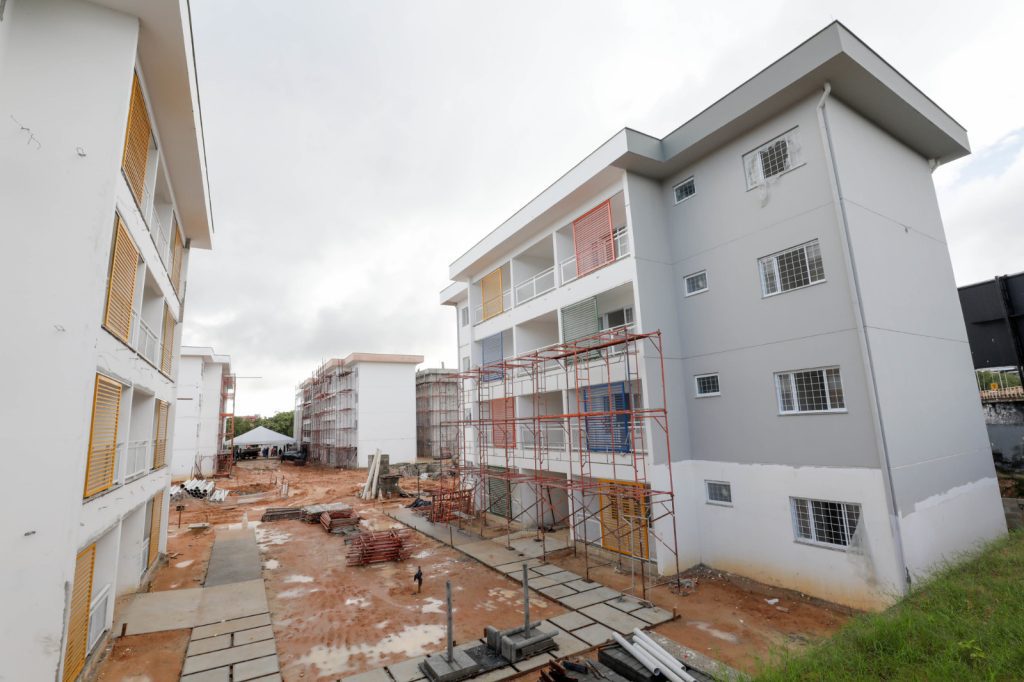 Governador Wilson Lima realiza nova vistoria no Residencial Maues com 84 das obras concluidas pelo Prosamin 5 foto Alex Pazuello Secom 1024x682 1