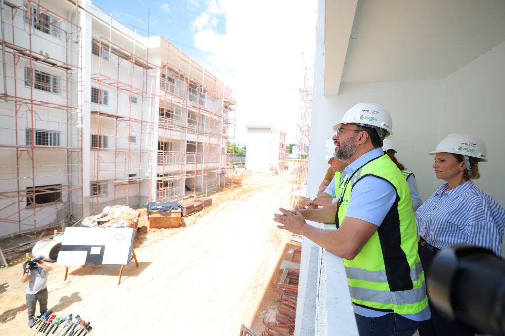 Governador Wilson Lima realiza nova vistoria no Residencial Maues com 84 das obras concluidas pelo Prosamin 6 foto Diego Peres Secom 1024x682 1