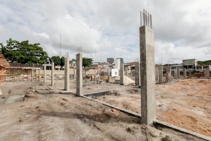 Governador Wilson Lima vistoria obras da Casa da Mulher Brasileira que vai atender vitimas de violencia Foto Alex Pazuello Secom 3 1024x683 1