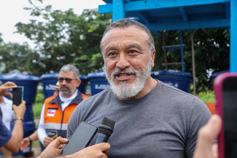 Governo do Amazonas instala purificador de agua na comunidade Sao Francisco em Iranduba 5 presidente Cosama Denilson Gama FOTO Antonio Lima