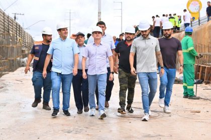 Prefeito David Almeida vistoria obra do Viaduto Rei Pele que sera entregue em maio