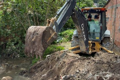 Prefeitura de Manaus trabalha na contencao de rip rap na comunidade Alfredo Nascimento 1 1