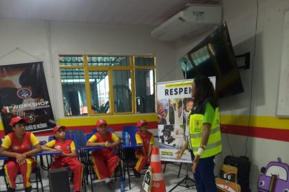 Prefeitura realiza atividades de transito para adolescentes do programa Bombeiro Mirim em Manaus