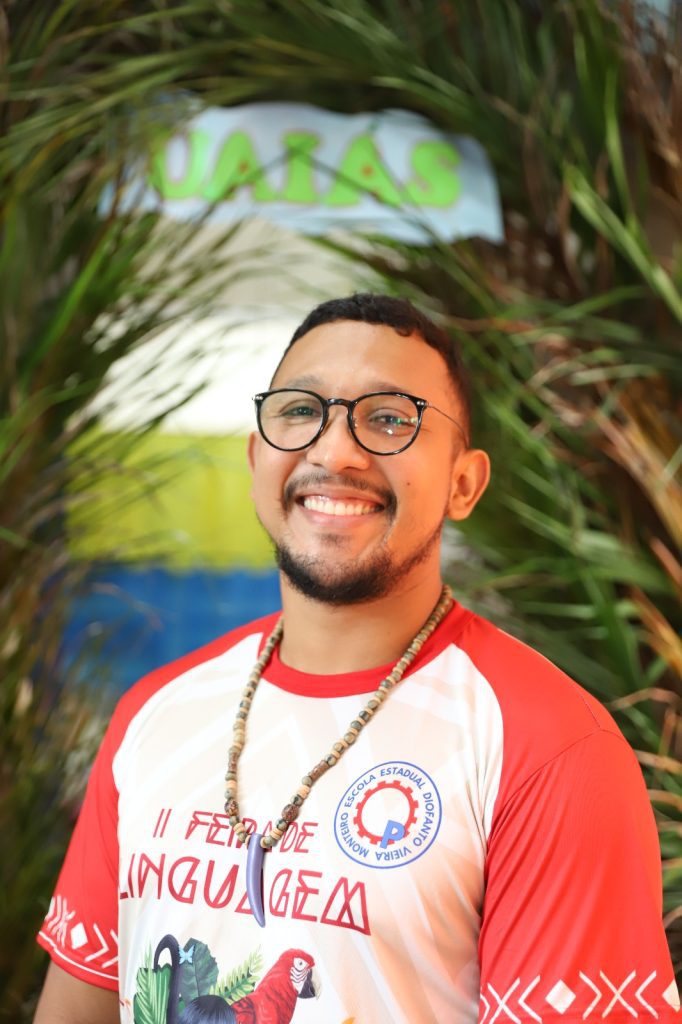 Alunos da Educação Especial promovem feira em homenagem ao mês dos povos originários 9 Educacao Feira Linguagens Povos Indigenas Lua Fernandes Foto Eduardo Cavalcante 682x1024 1