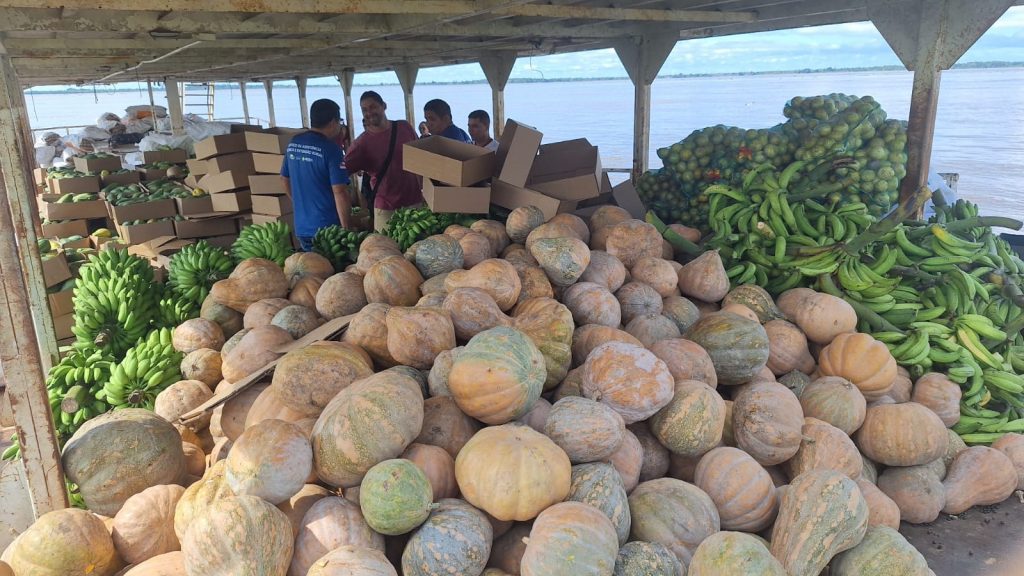 Operação Cheia 2025: Governo do Amazonas adquire 25 toneladas de alimentos em Manacapuru 7 Foto Divulgacao Seprpr Compra de Alimentos via PAA em Manacapuru 1024x576 1