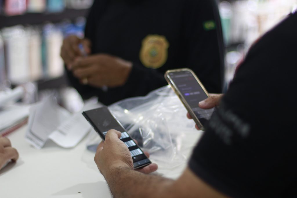 RecuperaFone: PC-AM prende donos de assistência técnica por posse de celular com restrição de roubo ou furto 8 SSP AM RECUPERA 06 FOTOS VICTOR LEVY SSP AM 1024x682 1